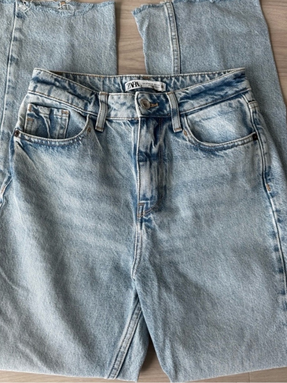 Zara Light Wash High-Rise Women’s Jeans